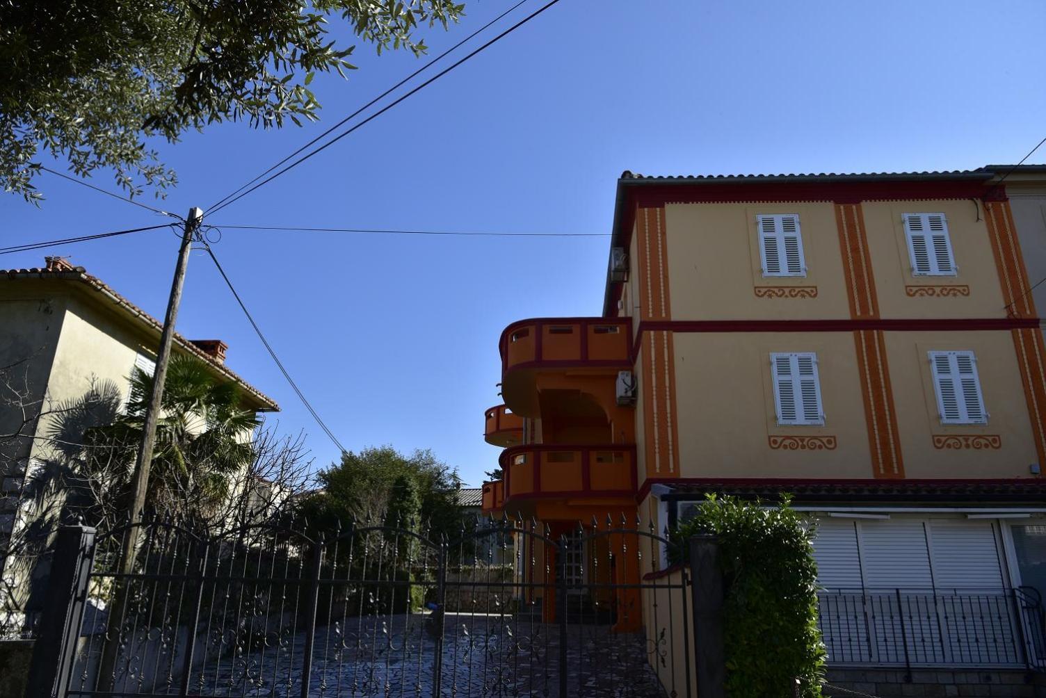 Apartments Ivka Малинска Екстериор снимка