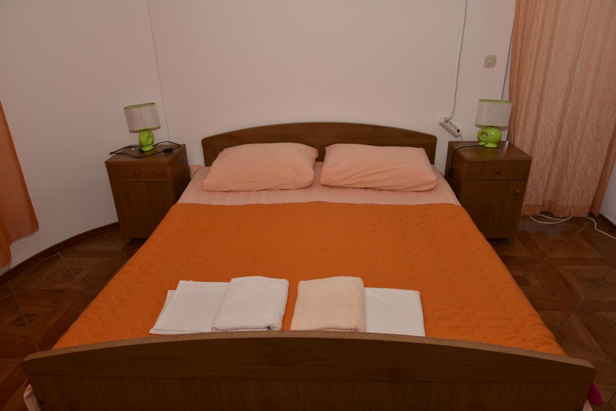 Apartments Ivka Малинска Екстериор снимка