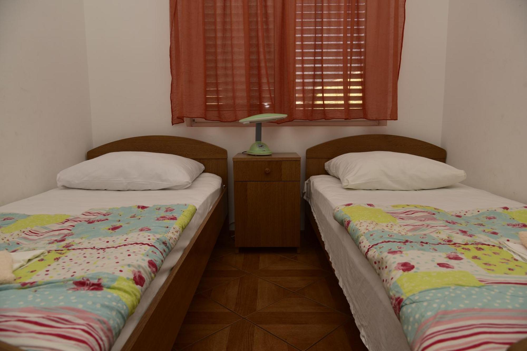 Apartments Ivka Малинска Екстериор снимка
