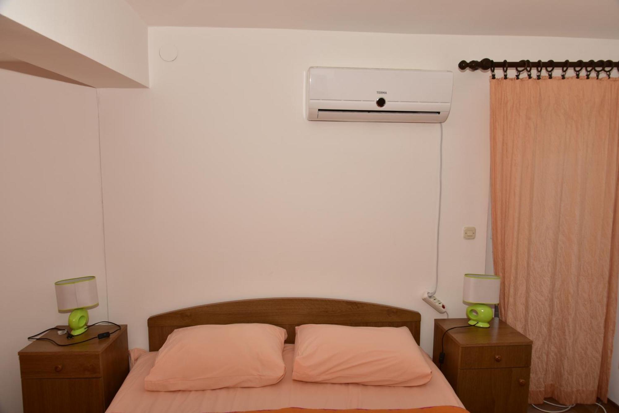 Apartments Ivka Малинска Екстериор снимка