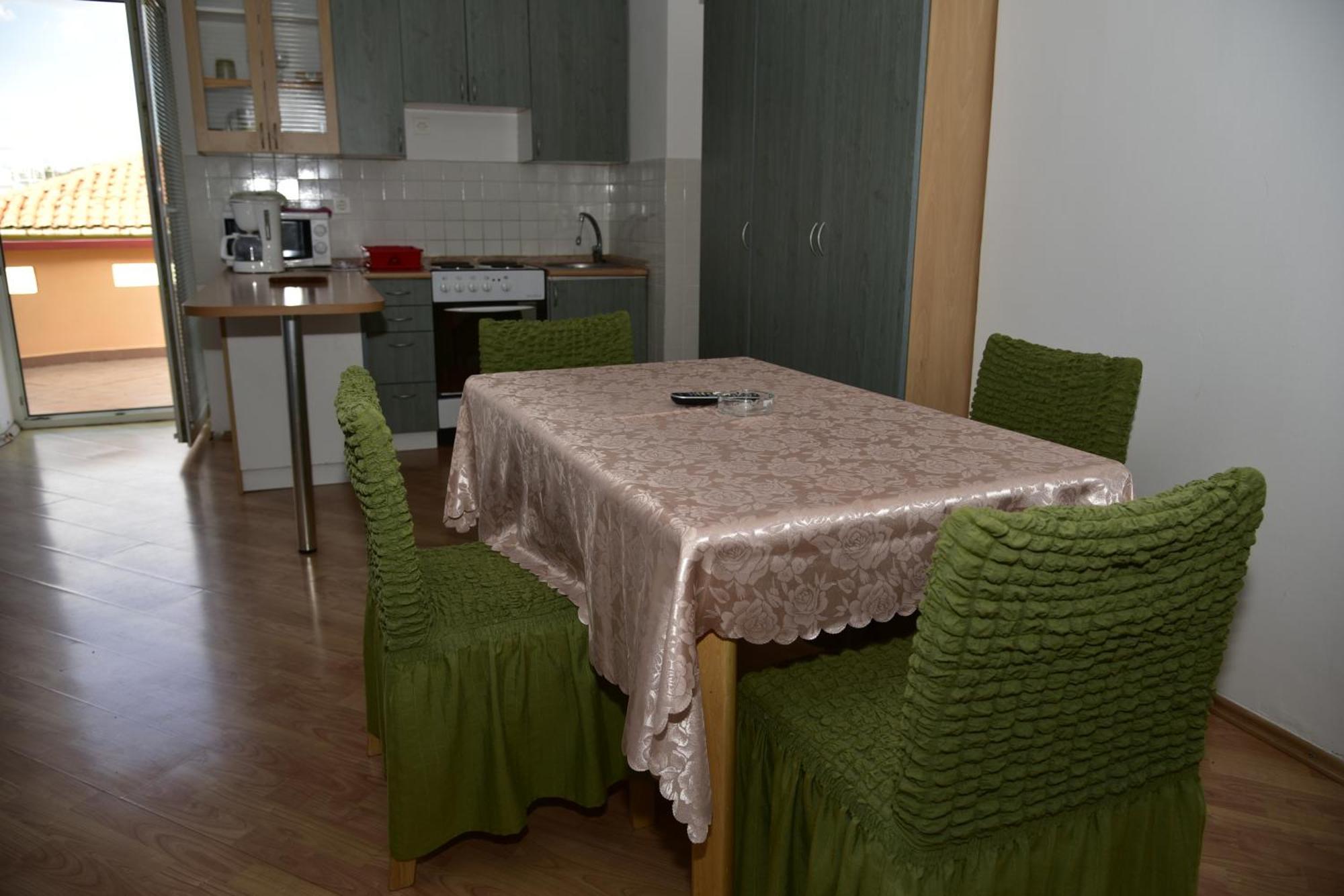 Apartments Ivka Малинска Екстериор снимка
